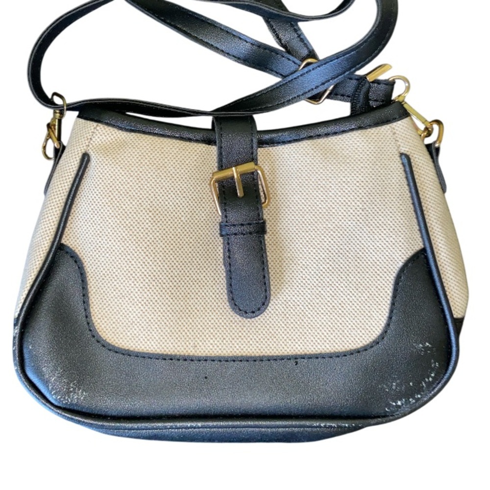 ⭐️ 3/$15 • Black and Cream • Crossbody Bag